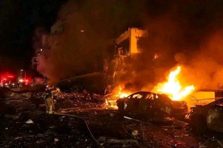 Afar_Traingles's tweet photo. Breaking News: 
This is what Tel Aviv looks like at this time after the night attack‼️ https://t.co/5b22Qe5Iut
