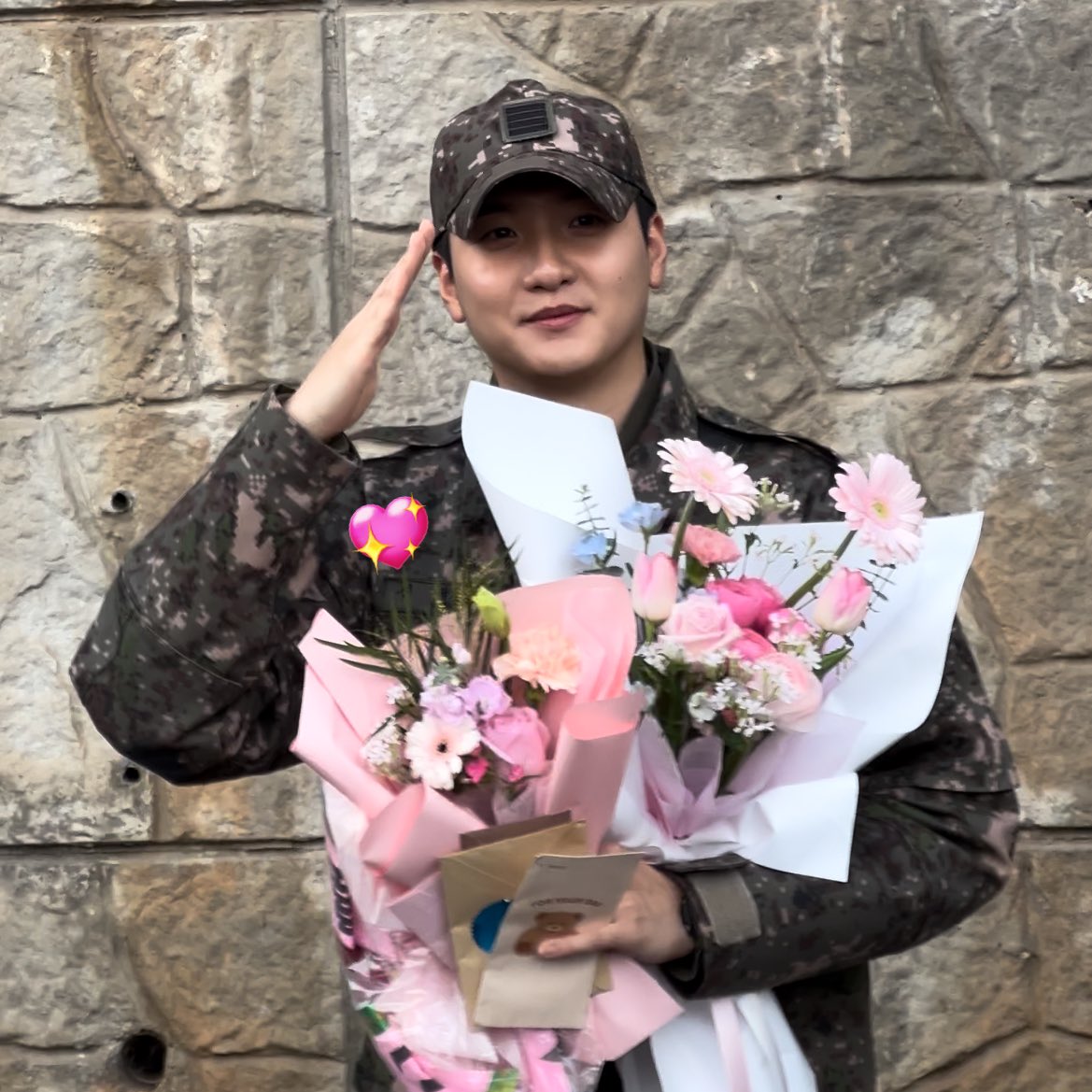 리안 :) tweet media