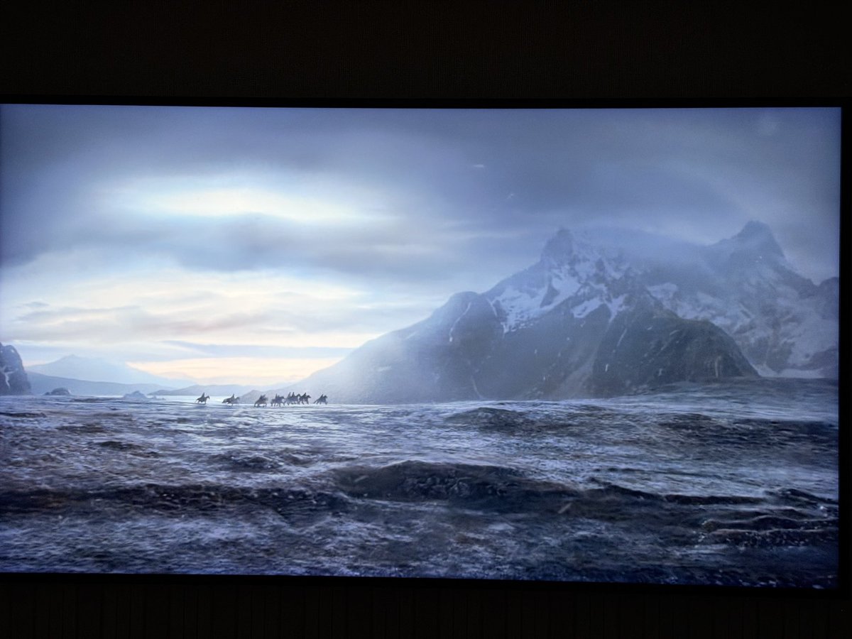 mariodiazc's tweet photo. Estoy seguro que en esta escena de la película 47 Ronin, la montaña que sale al fondo es el cerro Paine, agregada digitalmente, por supuesto! https://t.co/nlKx9hXu8c