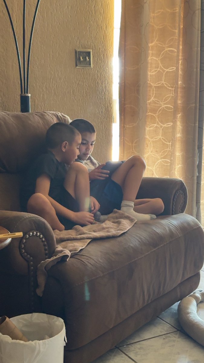 Knicole87's tweet photo. You buy them Minecraft and they forget all about the world lol https://t.co/YYjY3gQ8Zo