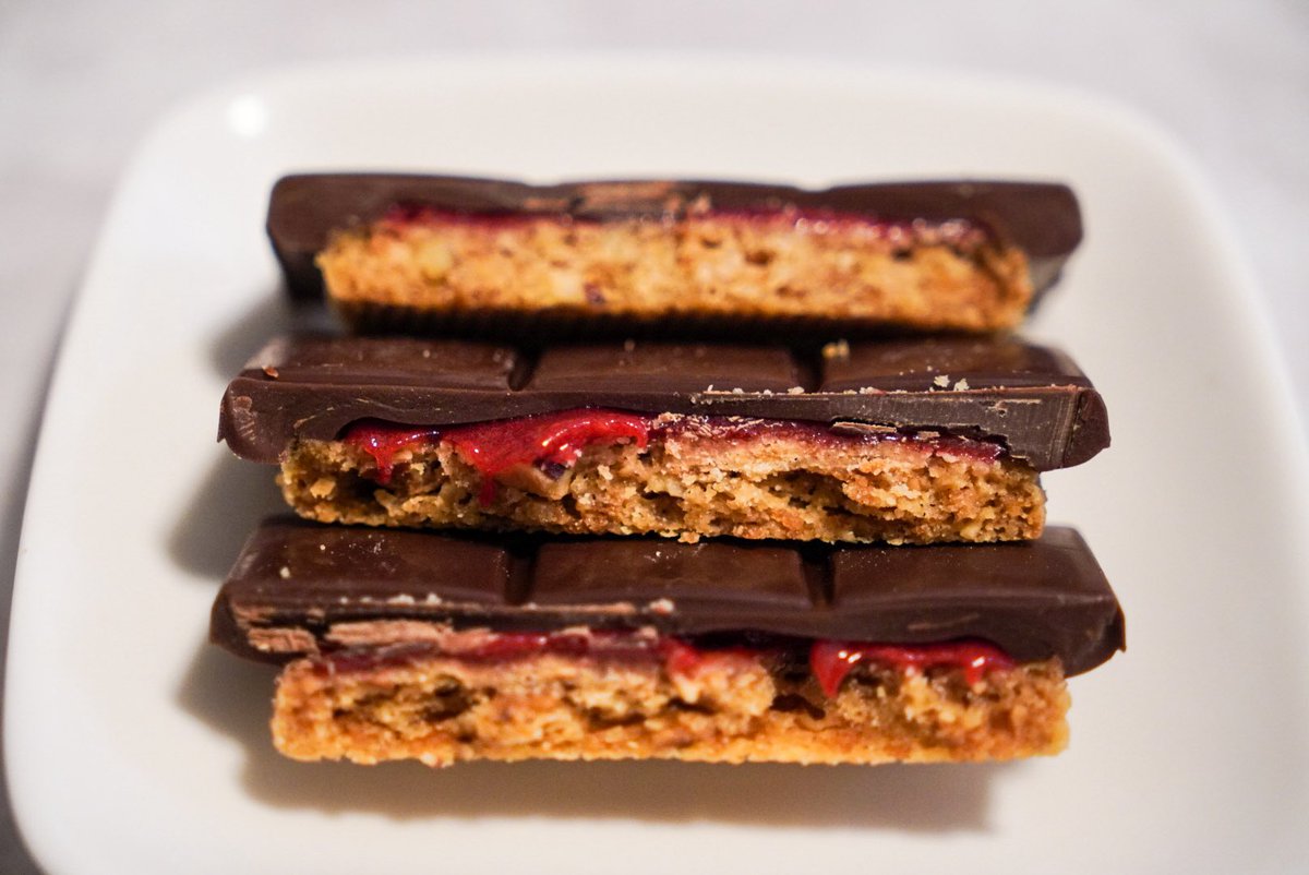 メゾンハタケヤマ タブレットビスケットフランボワーズ どう見ても大