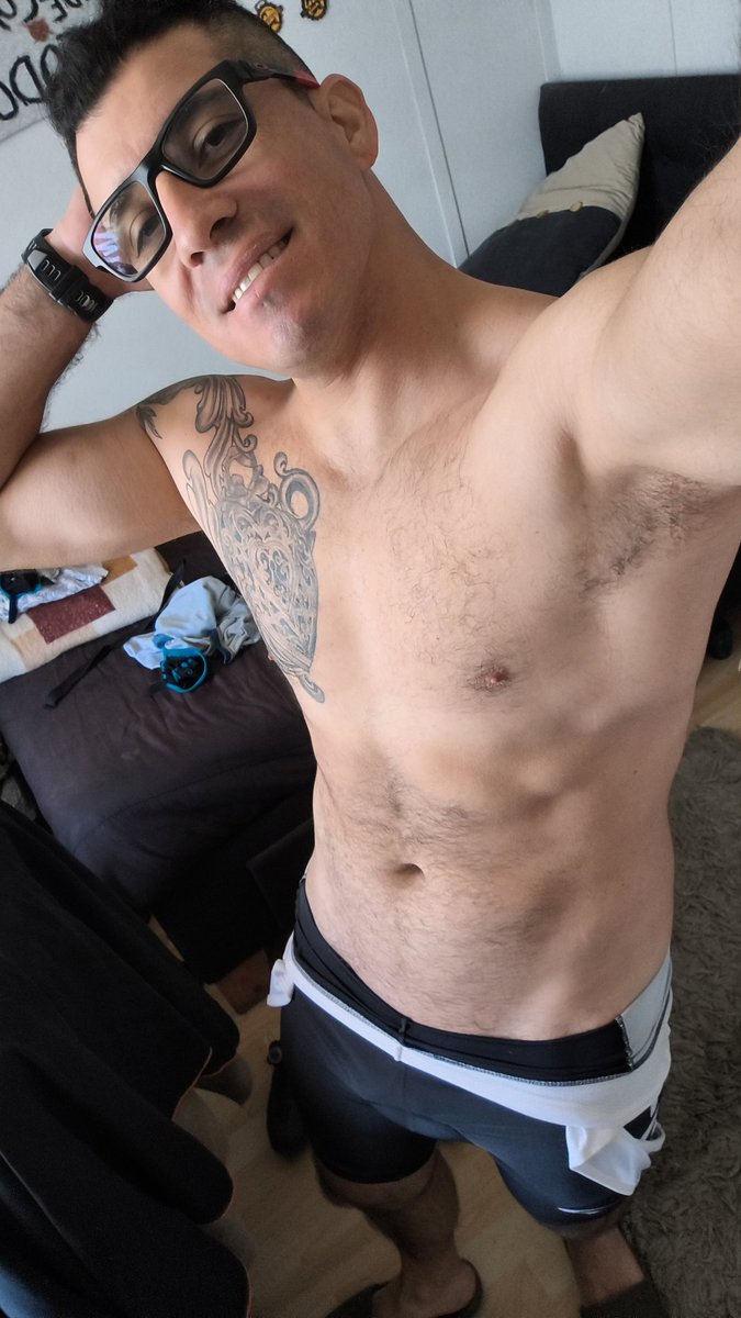 nanoadiction's tweet photo. Tarde deportiva 😋 pero falta cardio 😈 https://t.co/yvglKPMDCh