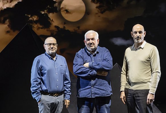 amoral07's tweet photo. El Palau @LesArtsValencia estrenó anoche una excelente producción de ‘Gulio Cesare in Eggito’ de #Haendel con una exquisita puesta en escena de #VincentBoussard, una trepidante y contrastada dirección musical de #MarcMinkowski, que sacó petróleo de la excelente orquesta del Palau, y un equilibrado reparto vocal con el fantástico contratenor norteamericano #AryehNussbaumCohen, en el papel principal; la gran #SaraMingardo, que sigue impecable, como si no pasara el tiempo por ella, y la joven soprano valenciana #MarinaMonzó, que se lució vocalmente con su primera Cleopatra. Cuatro horas de espectáculo que se pasaron en un pispás, gracias a una noche de ópera redonda, que recordaremos durante años!
Enhorabuena a #JesúsIglesias, alma mater del proyecto! 🙏