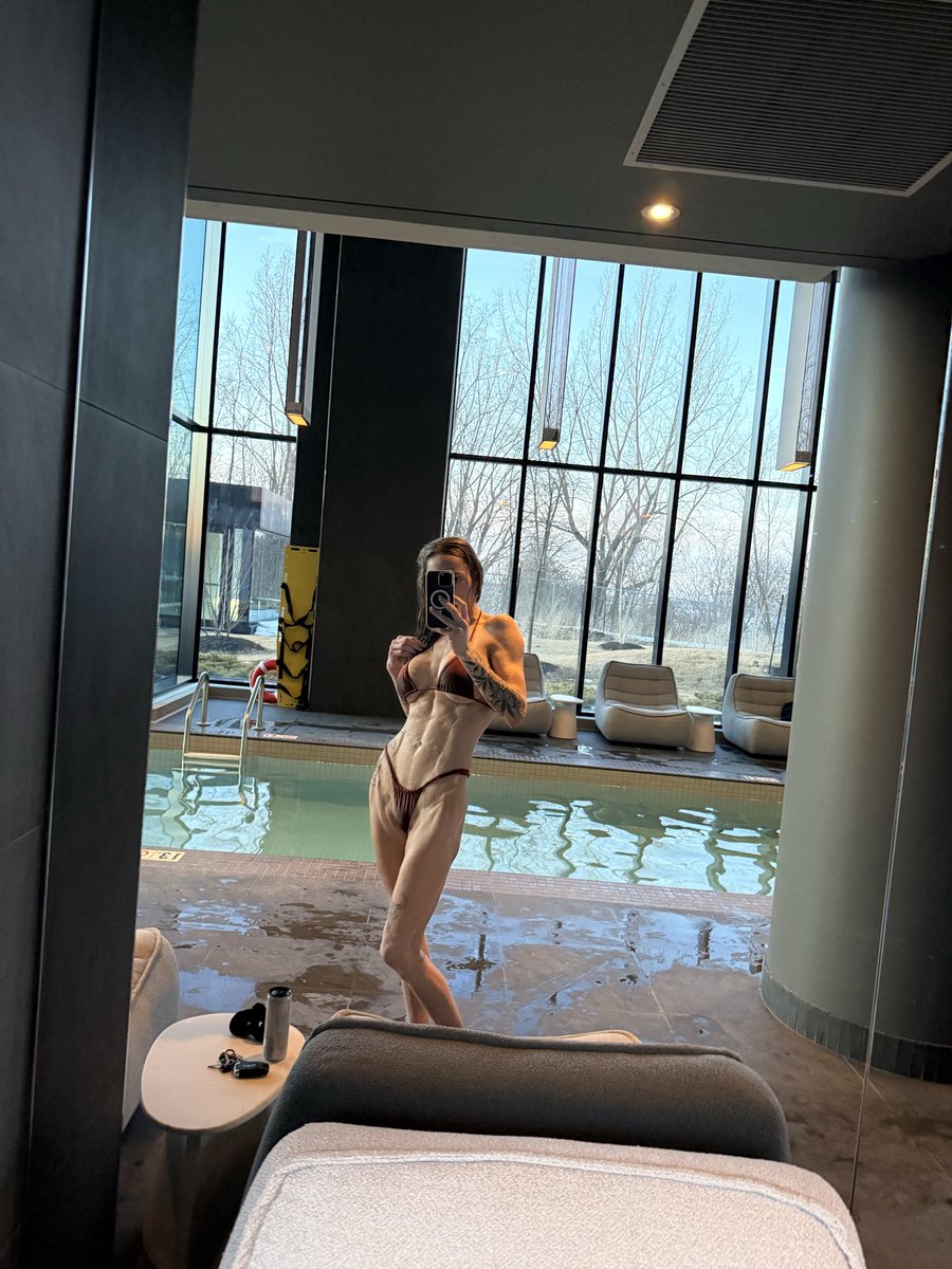 Angie Bloom tweet media