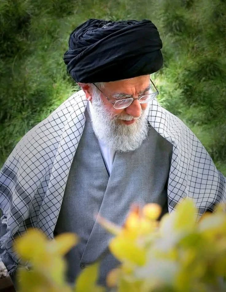 استشهاد ابنة قائد الثورة، وصهره، وحفيده
ازكى سلام على ارواحهم