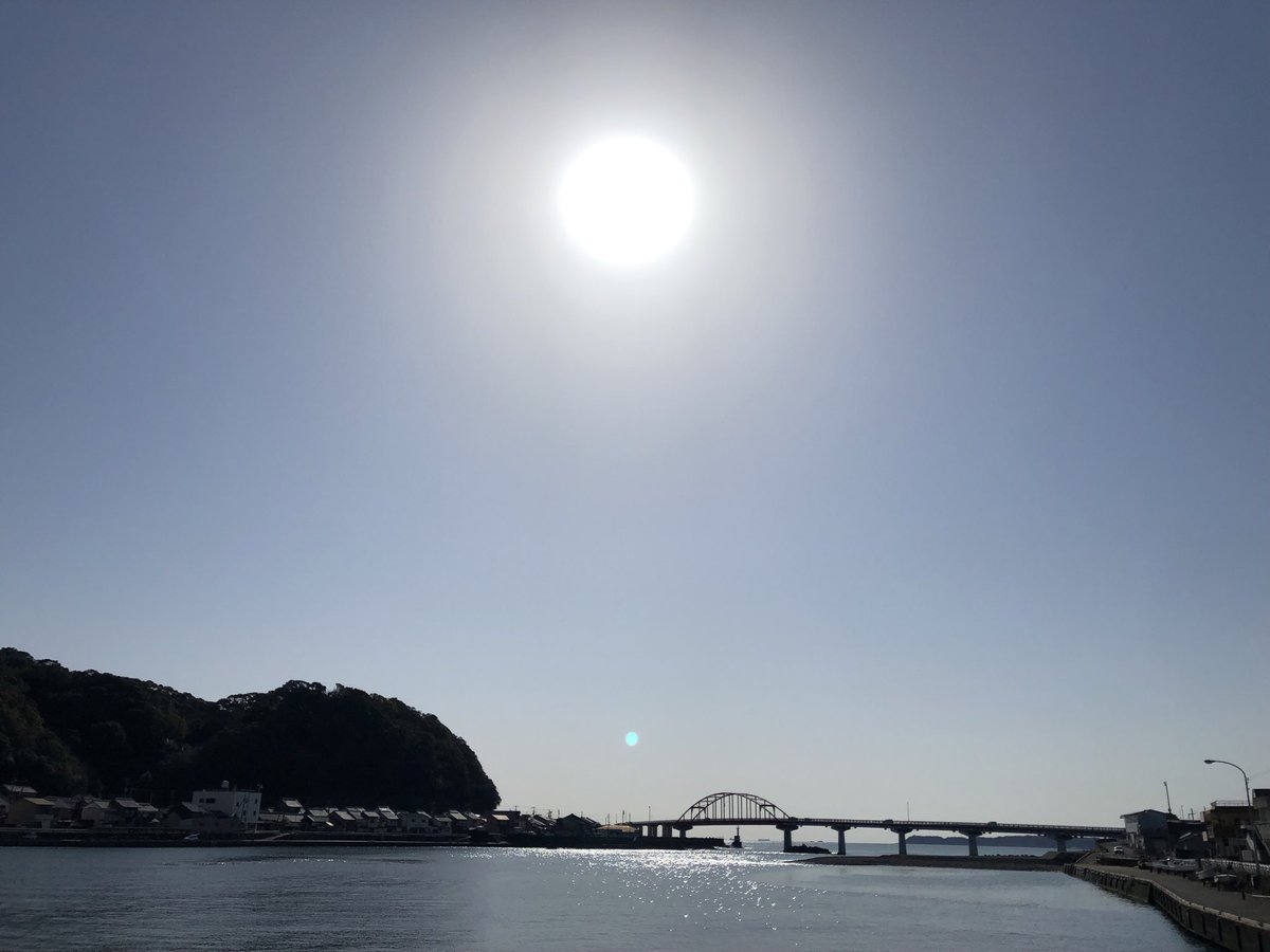 maffably's tweet photo. おはようございます。
きもちいい晴れ^^です！

#企業公式が毎朝地元の天気を言い合う #いまそら #中の人　
#お天気レポート #和歌山県 #新宮市 #熊野
#串本ロケット
#カイロス
#wakayama
#kumano　#shingu https://t.co/m3pzQ0LwbA