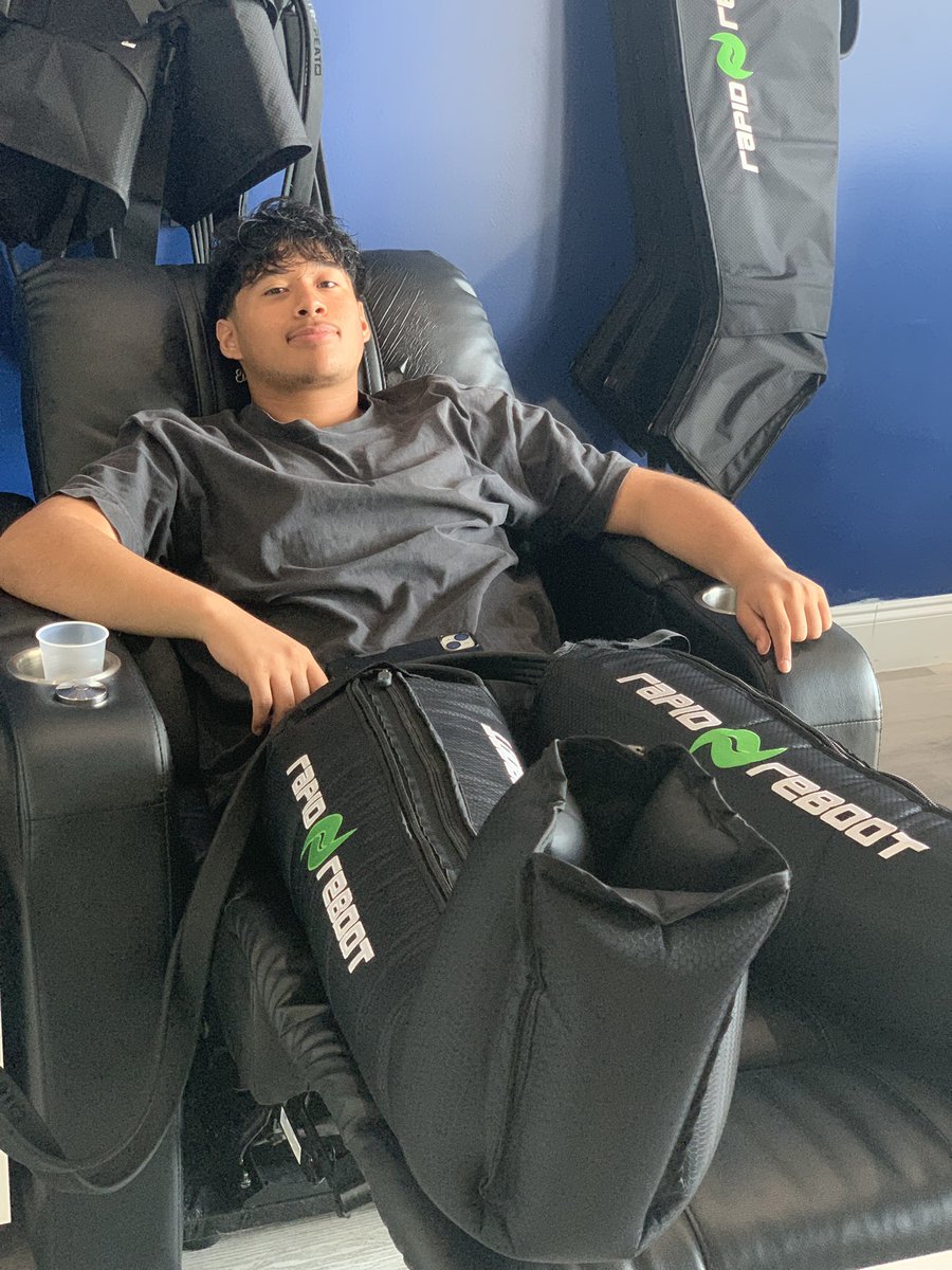 Benji_Perez10GK's tweet photo. Recharged. Ready for the next rep. 

#kickerlife #specialteams #recovery #classof2028 #icryofortworth https://t.co/tCzMOQGsJI
