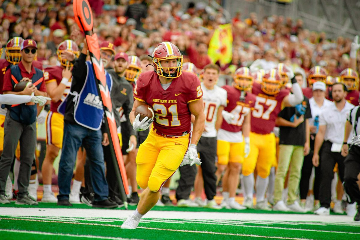 Northern State Football🐺 🏈 tweet media