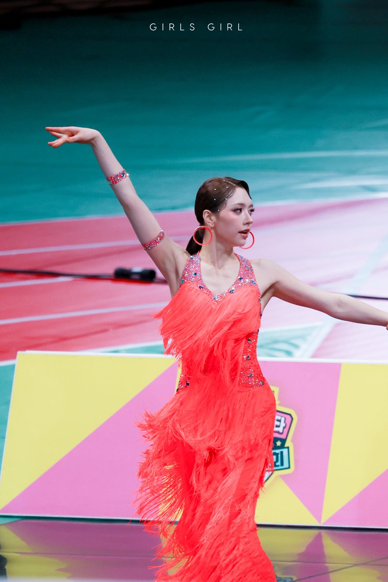 GirlsGirl___'s tweet photo. 250825 아육대

#문샤넬 #CHANELLEMOON #피프티피프티 #FIFTYFIFTY #GGBB https://t.co/Nqxn1yU9Ek