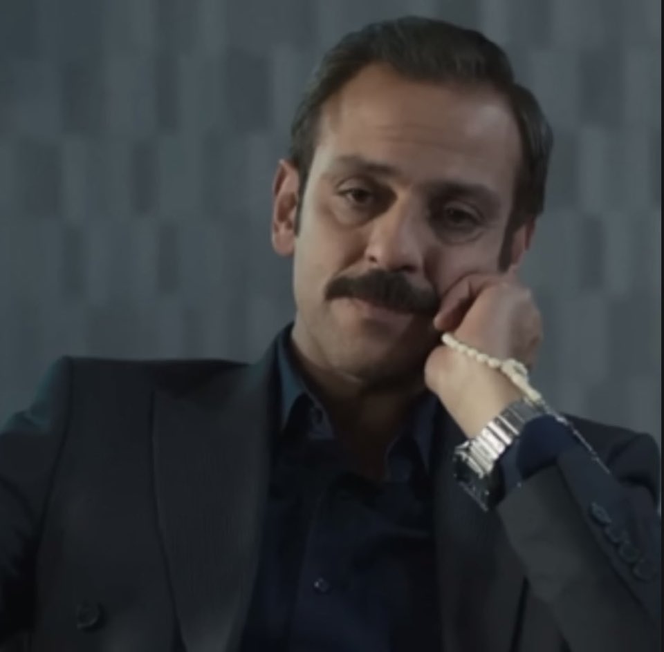 YelloAlo's tweet photo. Age-wise theyre only a yr apart,but look-wise they seem yrs a part.They casted the wrong 40yr to play a 30yr old.Erkan would have played a great overall villain imo!
#Veliaht #GOLDFilm #ShowTV #FAROCo #AkınAkınözü #SerraArıtürk #YahDer #TimHan #KudZir #Zafer #Reyhan #Timur #Zaro https://t.co/WXladdlKc5