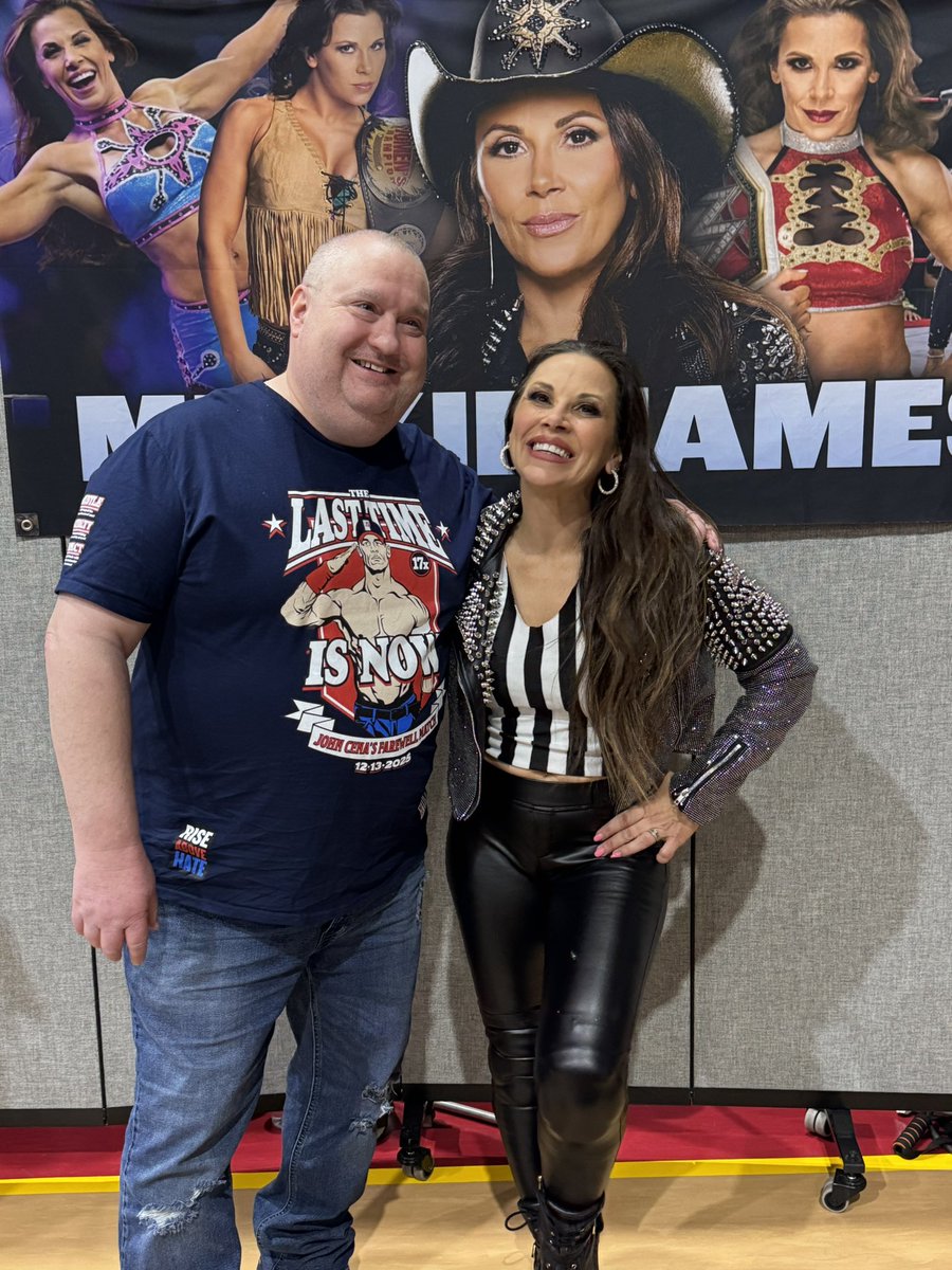 Finishing off the birthday weekend with some MCW wrestling ….  Thank you Mickie James.  💙❤️