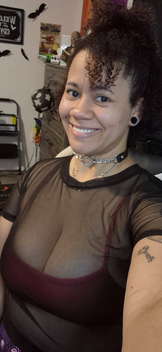 HGames93's tweet photo. Din din in the crockpot let's play some games!! #twitch #mixedgirl #gamergirls #streamer #LGBTQIA https://t.co/aATb9LneA9 https://t.co/sgDVzs7ZbP