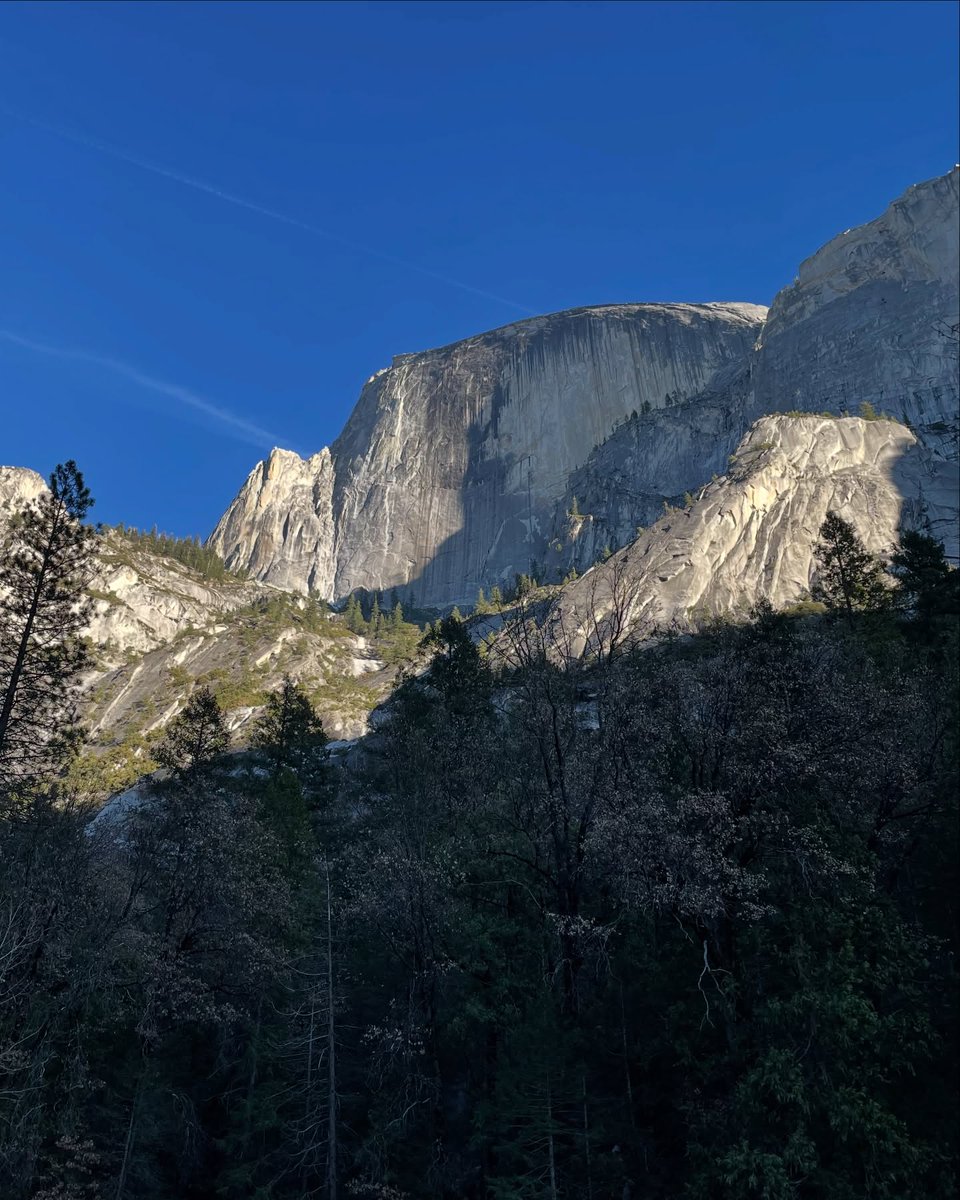 EmmyMiller457's tweet photo. This weekend's plan hiking in Yosemite National Park https://t.co/cg0v1DCt4y