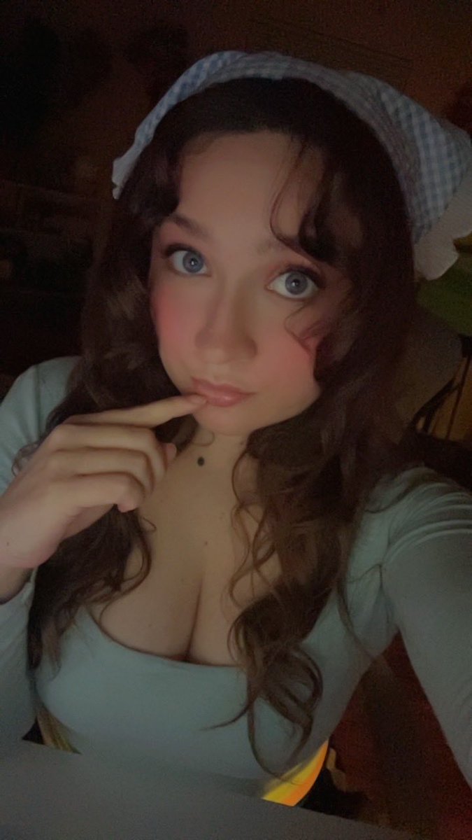 Among Us Night!!!

It’s wasn’t me 🫶 I’m innocent, I promise!! 🤍

👀Live Now on the Purple App