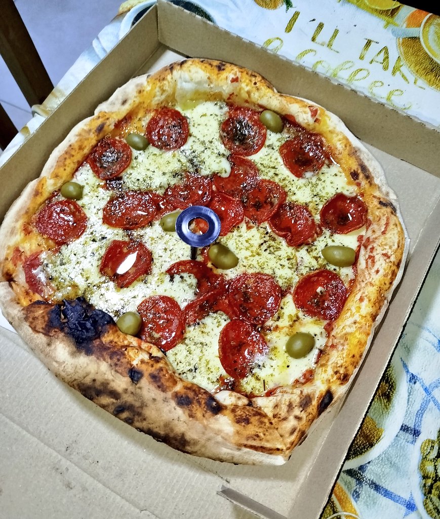 Para los chaqueños que me preguntan de dónde son el sánguche mounstroso y las hamburguesas de las que siempre hablo el lugar es este, miren la pinta que tiene con precios ANTI MILEI 🚨 yo que ustedes no duermo
instagram.com/piz_zabella?ig…