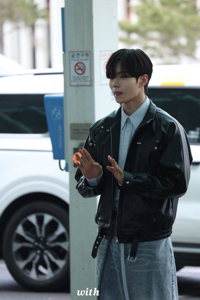 𝒘𝒊𝒕𝒉 tweet media