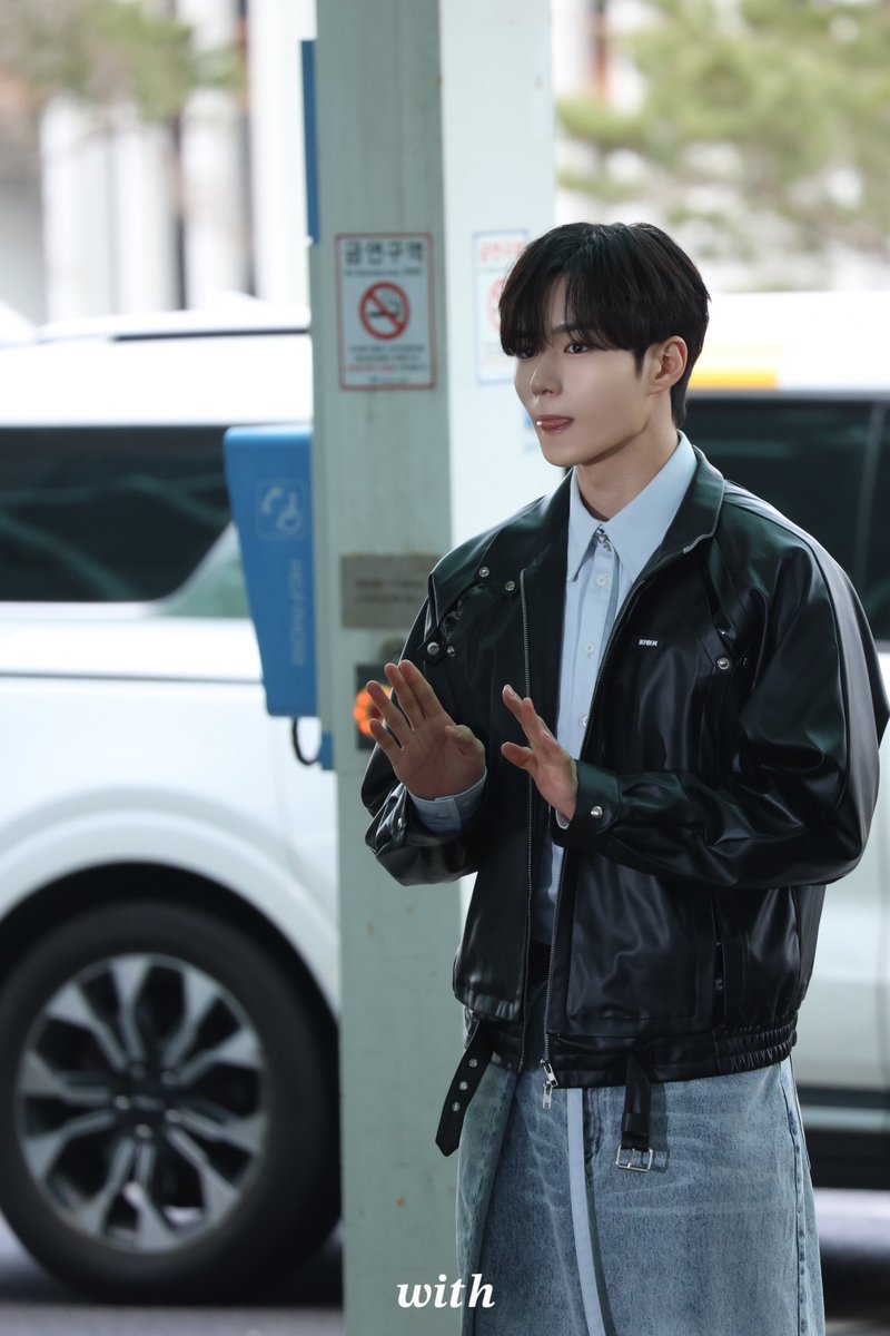 𝒘𝒊𝒕𝒉 tweet media