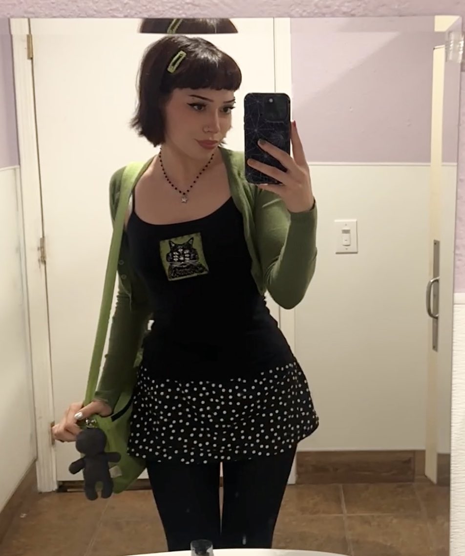 annalise tweet media