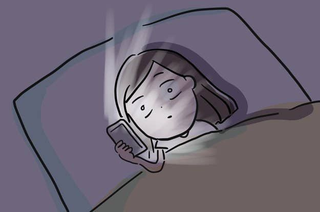zarayaaa__'s tweet photo. Ngerasa gak sih kalau info peperangan ini bikin anxious tapi kita tetep scrolling beritanya?

Ini namanya doomscrolling. Otak kita punya ilusi kontrol: kalau kita tahu lebih banyak, kita merasa lebih siap. Padahal dalam banyak kasus, informasi tambahan tidak memberi kendali apa-apa.

Yang terjadi justru kebalikannya:
Semakin banyak konsumsi, semakin tinggi stres. Dan kita malah mencari rasa aman di tempat yang justru memicu kecemasan.

Nanti kita bahas ya dampaknya ke tubuh dan fokus kita.