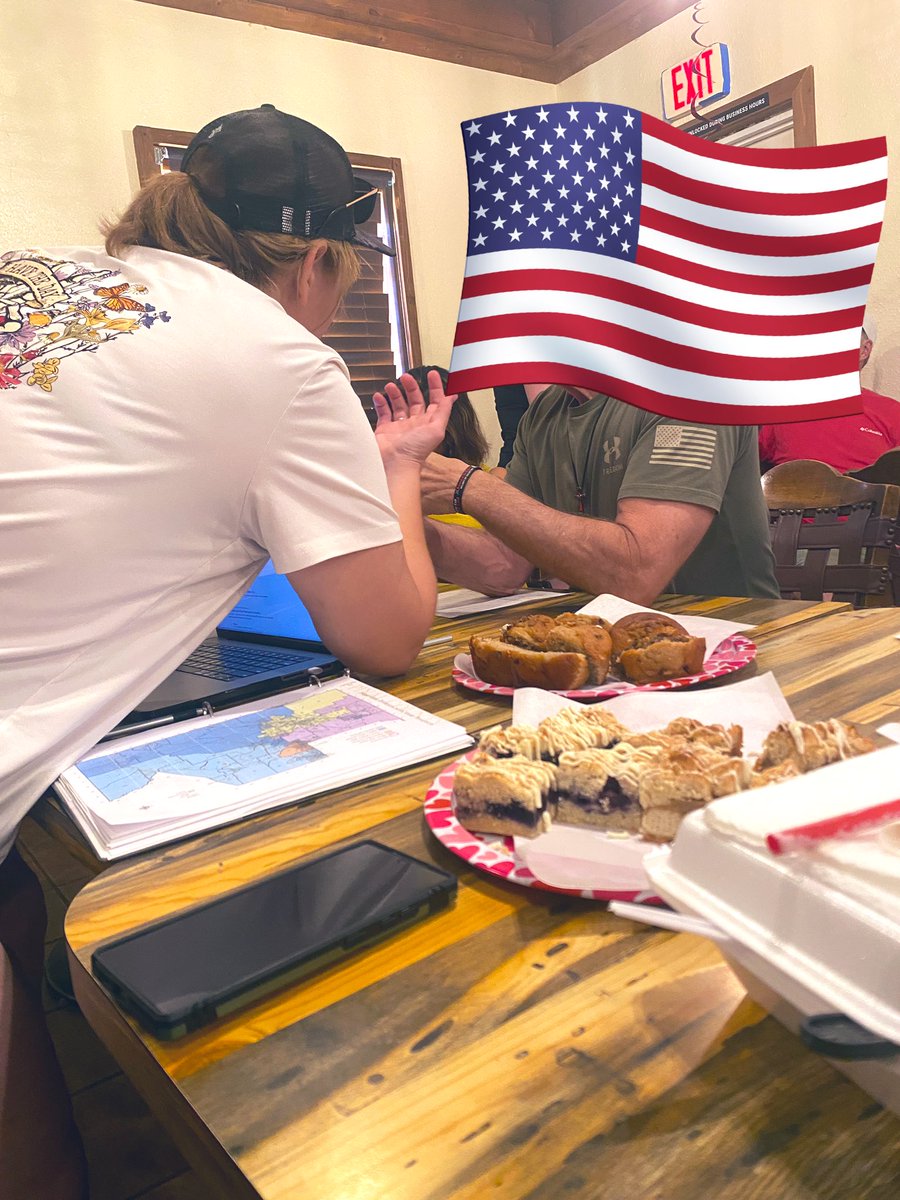 MonicaCara1776's tweet image. Great afternoon in #FlorenceAZ with @jrcara, @Caitservative, and @sparklesInnight sitting in on @TPAction local outreach to help educate and register voters! 🇺🇸#TPAction #GodBlessAmerica #GIGATT #WeAreCharlieKirk