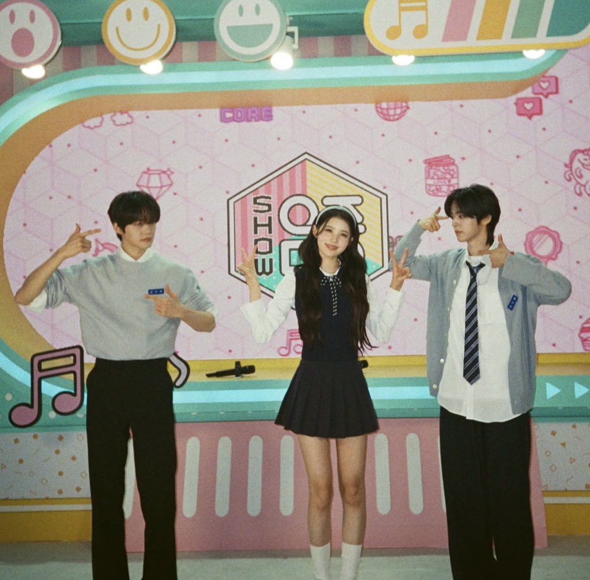 gaiyoong's tweet photo. 아니 오빠들은 본인 곡 홍보해주는데
개의치 않고 ✌ https://t.co/y7Ynf1dSgQ