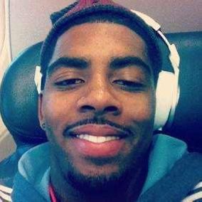 chattecouture's tweet photo. kyrie Irving’s old selfies>> #needthat https://t.co/gNt4kbGrdu
