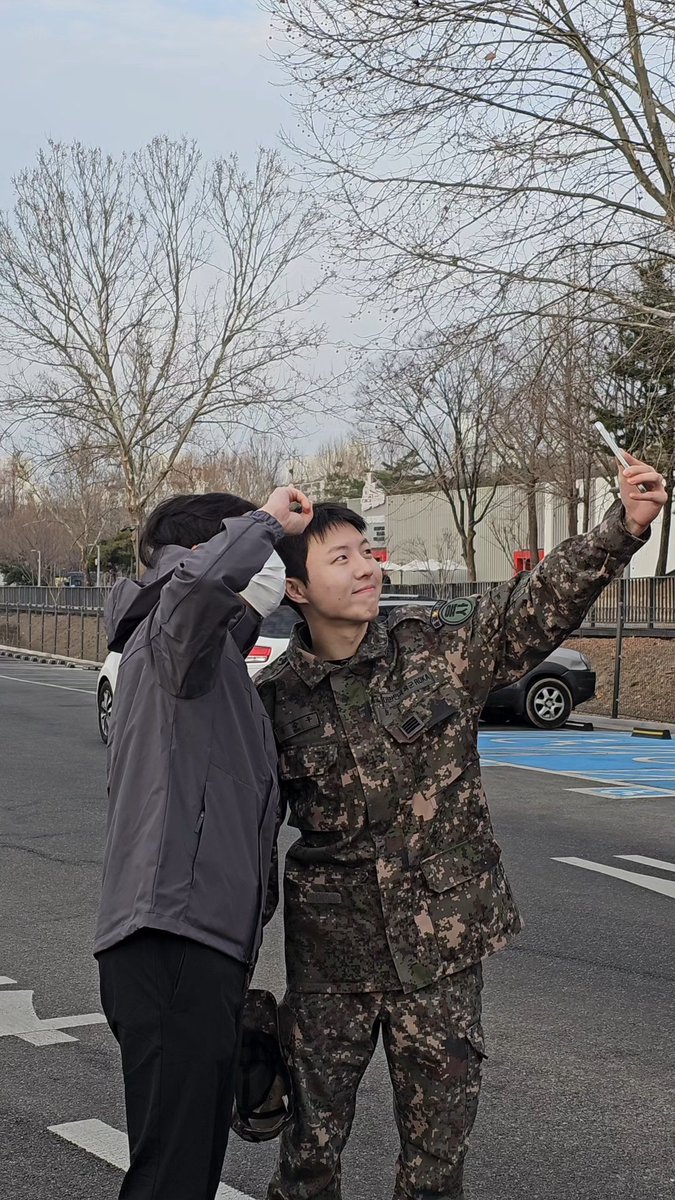 u_ysw's tweet photo. 승우 정승환 전생에 부부였던게 분명함 https://t.co/Epn9D325Fi