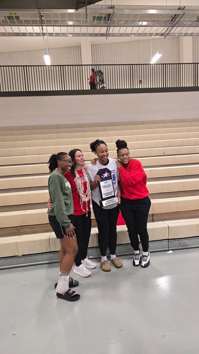 Alyssa Hillard tweet media