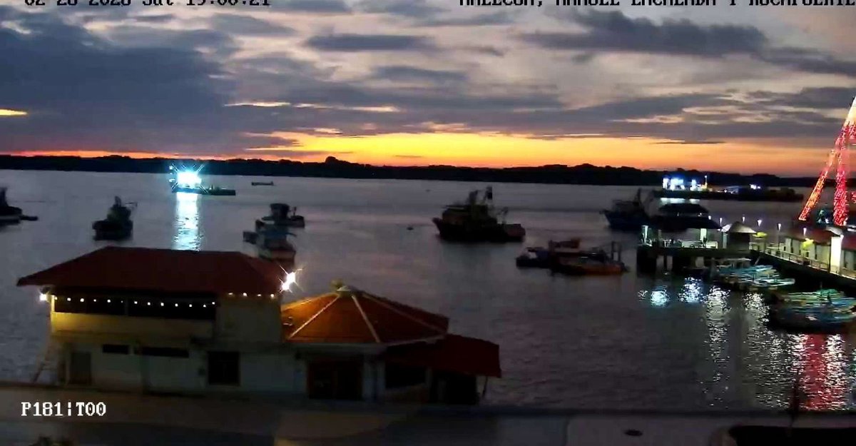 ECU911Machala1's tweet photo. Así se vive el atardecer en #Machala 🌇
Desde nuestras cámaras de videovigilancia, compartimos esta postal natural que embellece nuestra ciudad.
 
#LíneaÚnicaParaEmergencias 9-1-1 https://t.co/exggbPYLfm