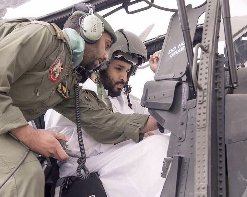rn7006's tweet photo. «قد سمعنا بشيخٍ تزبن الناس بيته
ماسمعنا بشيخ تزبن الناس جوّه» https://t.co/VOMJsnDrMV