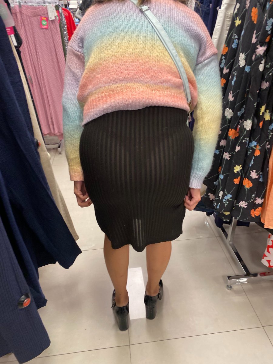 chaparritasex13's tweet photo. De compras como les gusta https://t.co/hpm7N5jHjf