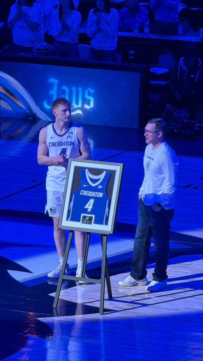 Otrips | RDJ tweet media