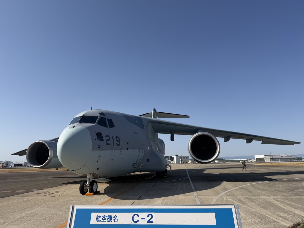 kobayan614's tweet photo. 輸送機の高翼下反角からしか得られない栄養素がある https://t.co/MiTiKDANwd