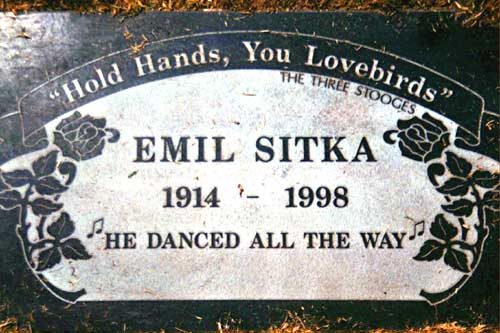 Emil Sitka has "Hold hands, you lovebirds!" on his grave. Literally. #MeTVThreeStooges