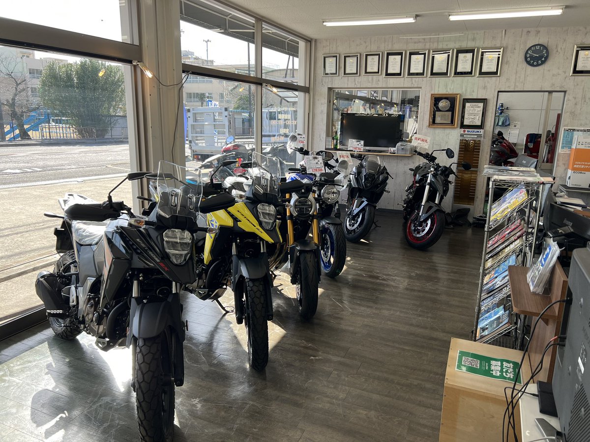 uniqueplus_mc's tweet photo. いよいよバイクシーズン到来ですね‼️
ＳＢＳゆにたすでは『決算セール』開催中です‼️
🉐な車両を取り揃えてご来店をお待ちしております。

スズキのバイクはスズキのＳＢＳ店でお買い求めください‼️ https://t.co/jukOoIjdbE