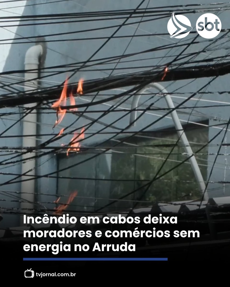 tvjornalsbt's tweet photo. Um incêndio em cabos de energia elétrica prejudicou moradores e comerciantes da Rua Zeferino Agra, no bairro do Arruda, Zona Norte do Recife.
Confira a reportagem completa acessando https://t.co/M8rTodXbNP 📲
(FOTO: TV Jornal/SBT)
*jm #fios #incêndio #tvjornal #arruda https://t.co/v7J42BsFNV