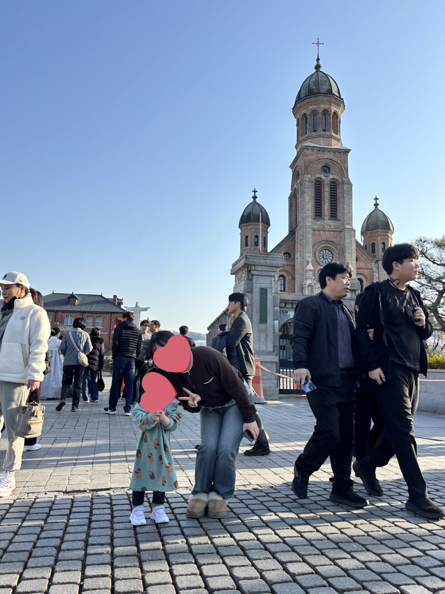 ena__122's tweet photo. 日本から親戚のおばさんが遊びに来て昨日始めて娘とおばさんと3人だけで전주まで遠出してきた!!1人で運転して往復５時間は初めてだったけど無事行ってこれた😊
レールバイクのって한옥마을歩いて一応やりたかったこと全部で来て良かった❣️ https://t.co/U99wgzrMQr