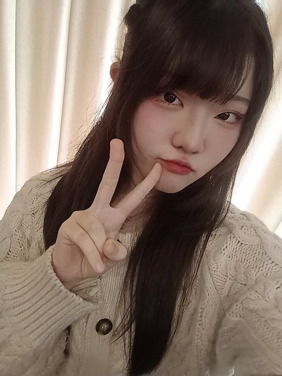 おはのあ🎀
今日は日曜日！鹿児島の天気は☀☀

今日もアイドルコミッティー！に出演させていただきます！💕

SRホールさんに集合だよっ！🫶🏻

しかも鹿児島は今日は｢鹿児島マラソン｣も始まってます💪🏻
走る方はがんばってください！🔥

今日ももりあがろー！
 #山下乃愛 #鹿児島 #アイドル