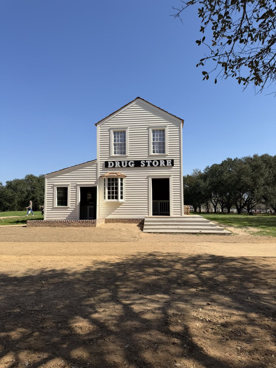 sam_peredo's tweet photo. Celebrating Texas independence at the festival at WashingtonontheBrazos @TxHistComm @TxStHistAssoc @humanitiestexas @WiseAboutTexas @TexasHistoryL https://t.co/JrqlAEIMHB