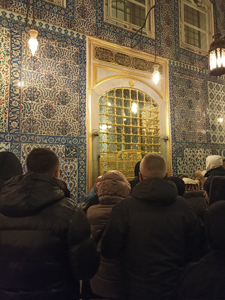 Reiscibedis's tweet image. Bugün güzel maneviyat dolu bir sahur #Mehmetemintokadi hazretleri ve #Eyupsultan hazretlerine misafir olduk çok şükür 🤲

Hayirli Sahurlar 🤲🌹