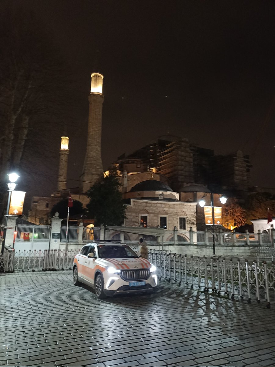 Reiscibedis's tweet image. Bugün güzel maneviyat dolu bir sahur #Mehmetemintokadi hazretleri ve #Eyupsultan hazretlerine misafir olduk çok şükür 🤲

Hayirli Sahurlar 🤲🌹