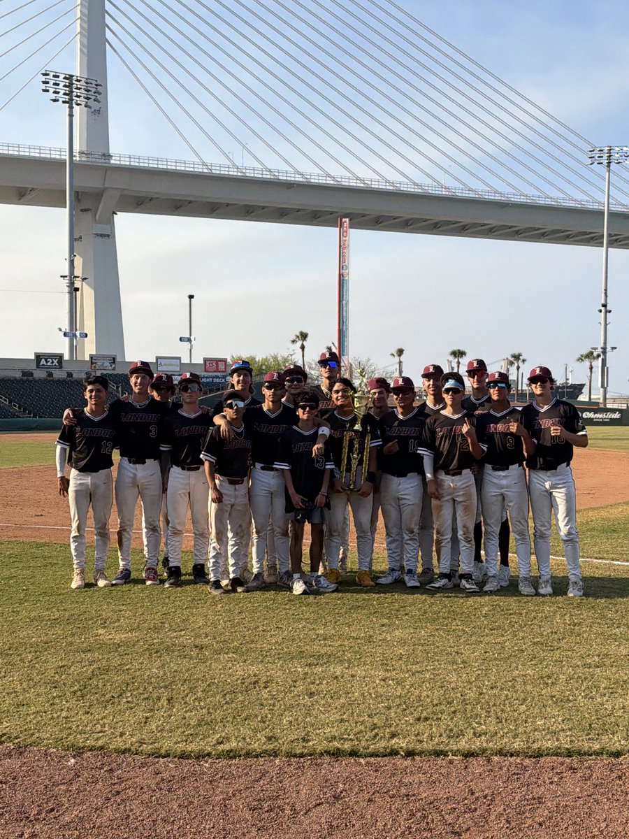 CC London Baseball⚾️ tweet media