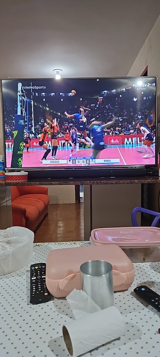 profjoaoneto's tweet photo. @sportv 2  travando aqui o tempo todo.... Tentando assistir a final da Copa do Brasil feminina de vôlei mas fica quase impraticável..... 
E o pior é que não é de graça!! https://t.co/8Fzfs1znJo