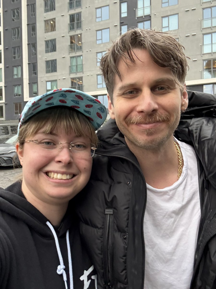 Fosterfan777's tweet photo. @fosterthepeople Happy birthday Mark! I hope you’re having a wonderful day and a  great start to 2026. I hope that I’ll get to see you again this year, maybe at a hometown show here in LA? I’ll be here ready to rock when you are! ❤️ https://t.co/hAbXByOBOy