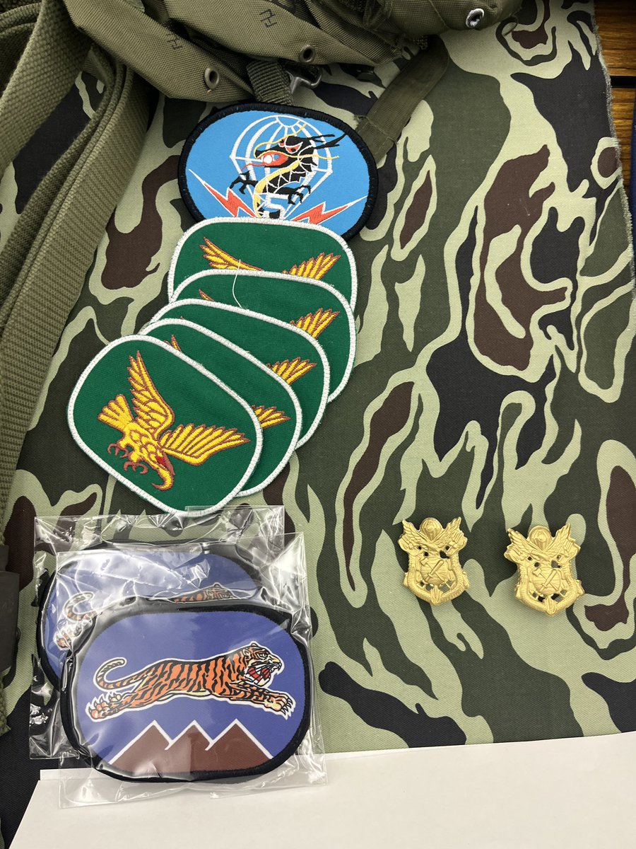 つるや tweet media