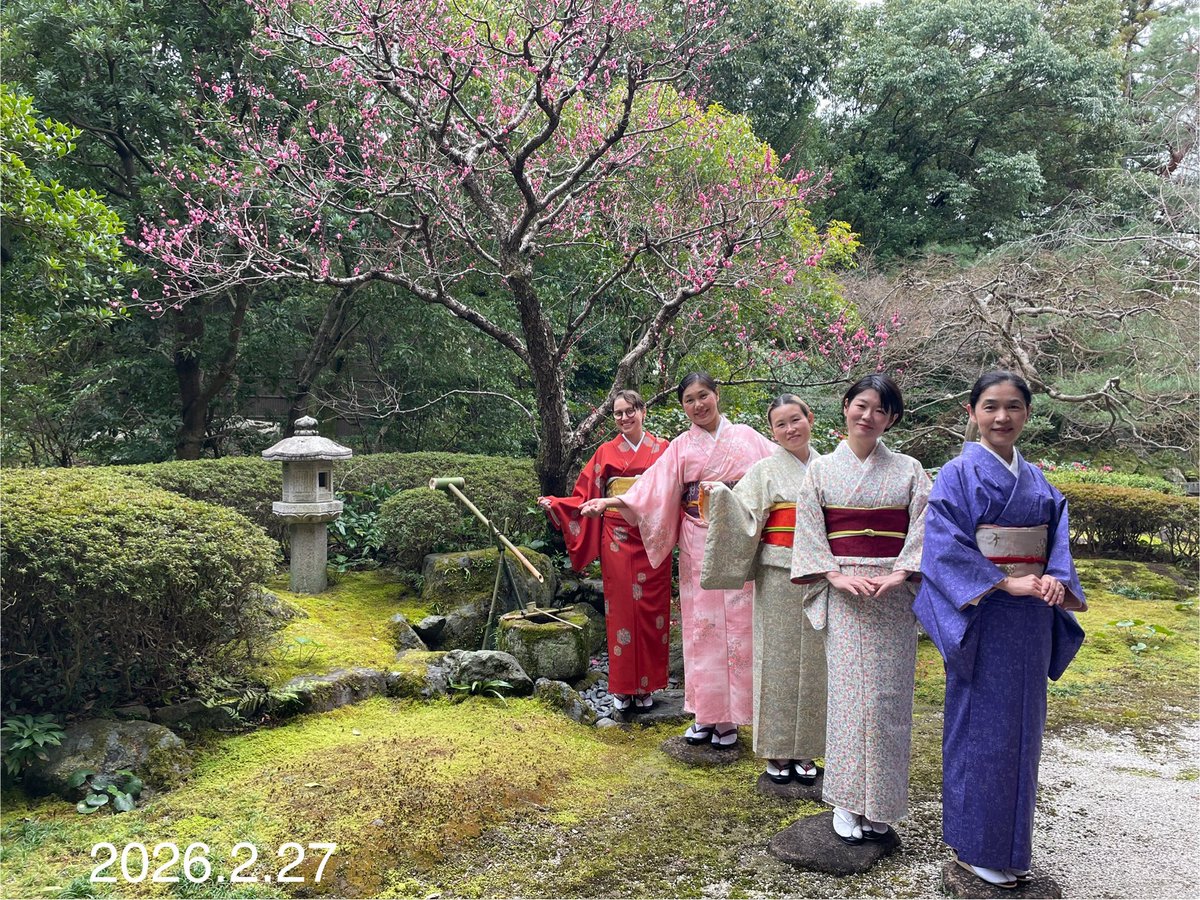 kimono_dressing's tweet photo. Thank you for joining Challenge!KIMONO class 
2026.2.27
 
次のクラスは
3/13と3/27(金)
時間　12:30-14:30
女性限定　要予約 
#kimono #challengekimono #enjoykimono #kokoka #cosmos 
#京都　#着付け　#着物でお出掛け https://t.co/jb0Jw1iImo