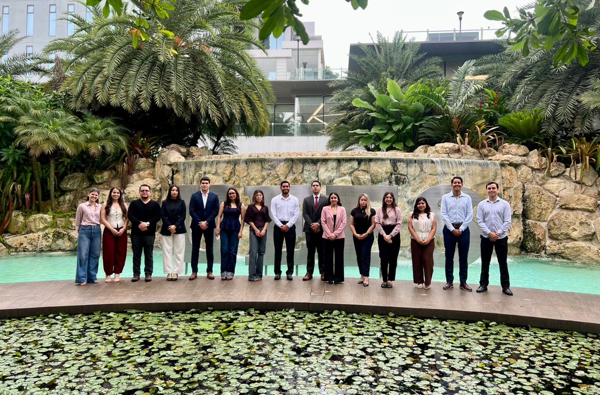 Escuela de Postgrado en Derecho UEES tweet media