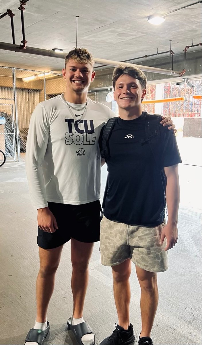 BradenBach2026's tweet photo. Great to see my guy today @MaguireGas1  UTSA QB and brother for life 💪  Argyle Fam @argylegridiron @toddrodgers13 @TXCoachGregory https://t.co/PSUtzYzIKY