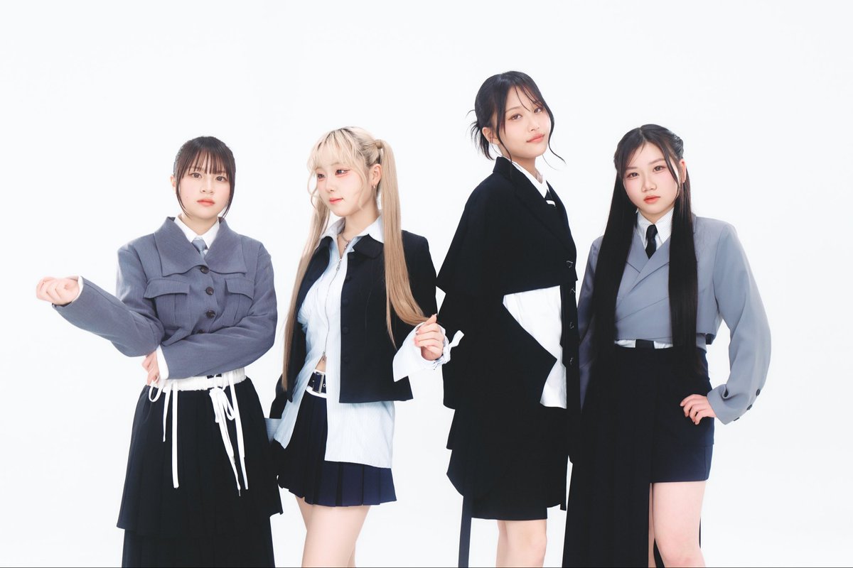 Lumera
debut single “Praylist”

2026.03.23 (Mon)
digital release 🎧

New Artist Photo 📸✨

photo by <a href="/mikage_inblue/">𝐌𝐈𝐊𝐀𝐆𝐄</a> 

#Lumera
#Praylist