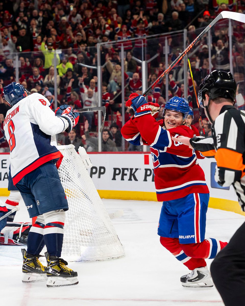 Mise à jour : À égalité au PREMIER rang des marqueurs de la LNH le samedi (avec 15 buts) – c'est du vol

Update: He’s now tied for FIRST in NHL goals scored on a Saturday night (with 15) – and still flying

#GoHabsGo